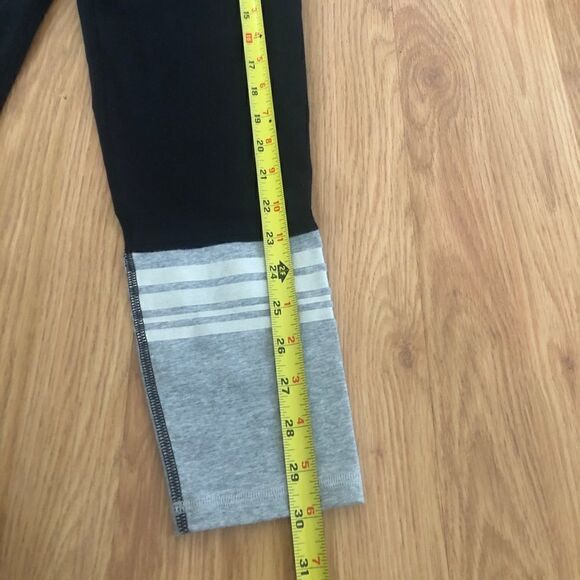 UNDER ARMOUR Leggings w/ Reflective Stripes - Picture 4 of 7